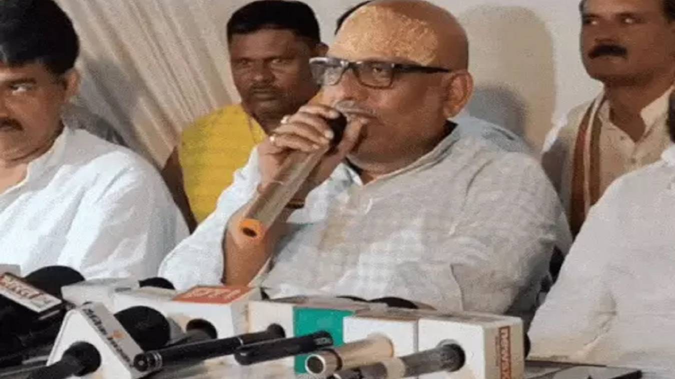 वोट चोरी पर कांग्रेस का बड़ा ऐलान, अजय राय बोले- राहुल गांधी करेंगे ‘हाइड्रोजन बम’ जैसा खुलासा