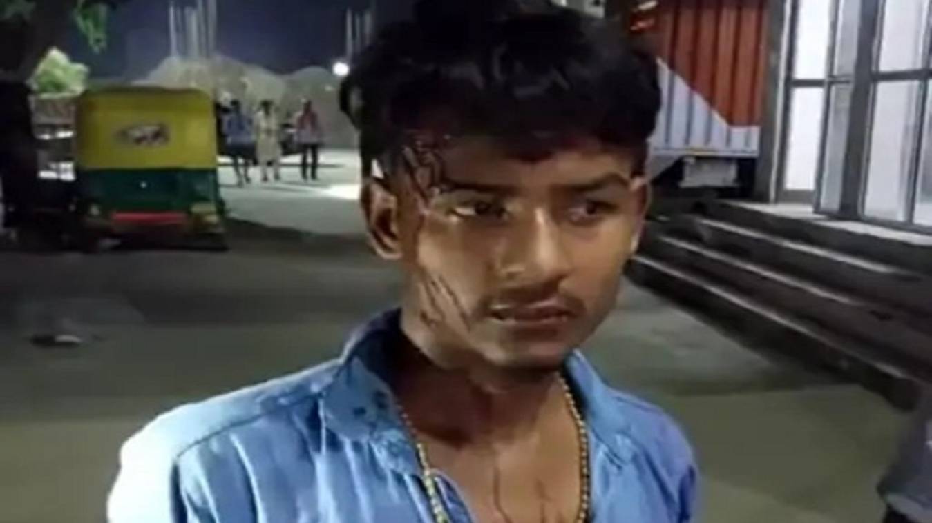 वाराणसी: किराए के विवाद में यात्रियों ने ऑटो चालक की पिटाई, दोनों आरोपी गिरफ्तार