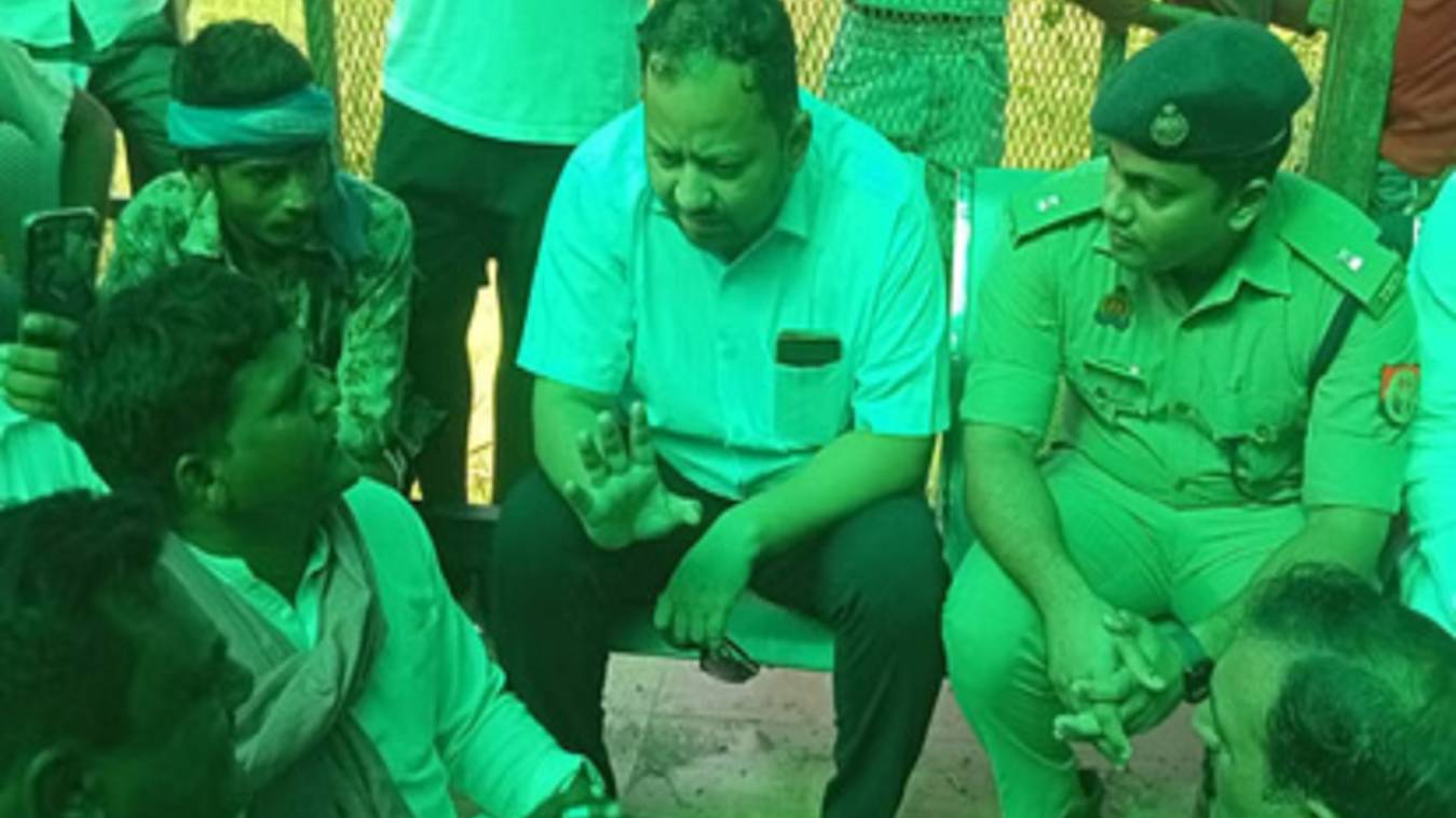 चंदौली में सड़क पर खून से लथपथ मिला युवक का शव, ग्रामीणों ने किया जाम