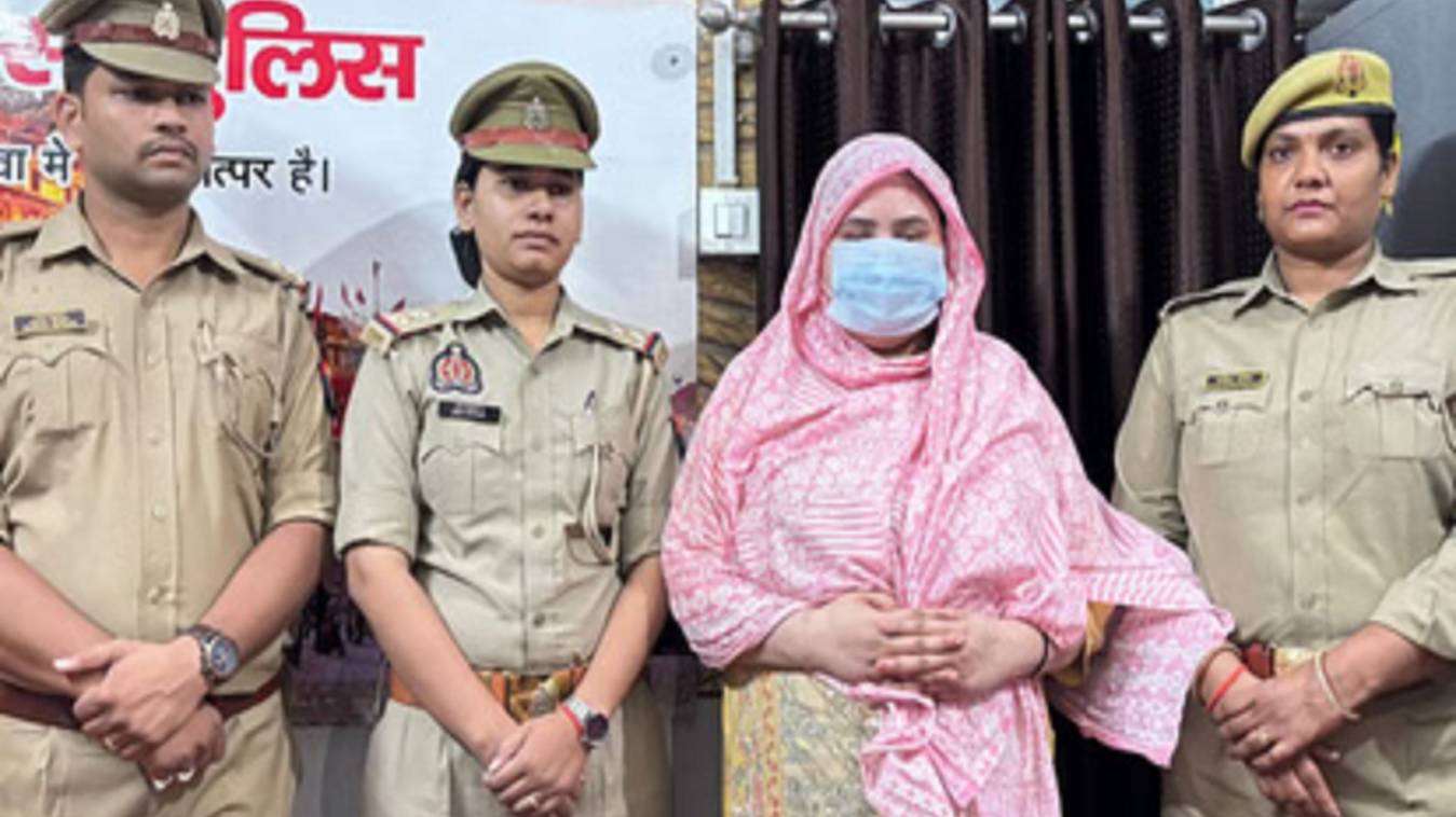 उर्दू शिक्षक की पत्नी ने की हत्या: सोते समय रॉड से सिर फोड़ा, फिर चाकू से रेत दिया गला, पकड़े जाने पर बताई वजह