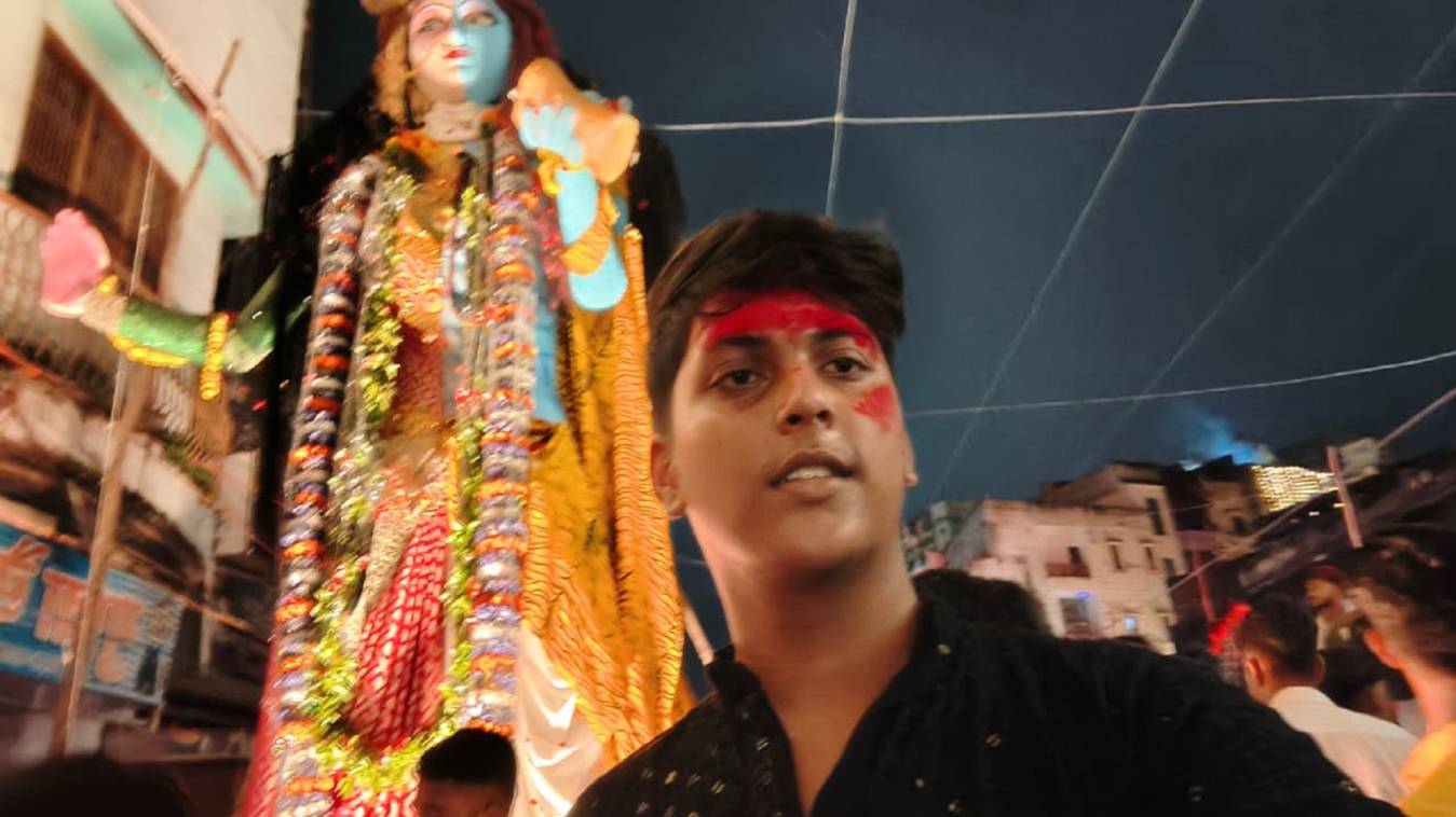 कड़ी सुरक्षा में गोल्डेन स्पोर्टिंग क्लब की प्रतिमा विसर्जित