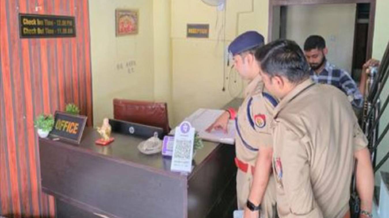 होटल में देह व्यापार का खुलासा, ग्राहक और सह संचालक गिरफ्तार, पकड़ी गईं दो लड़कियां