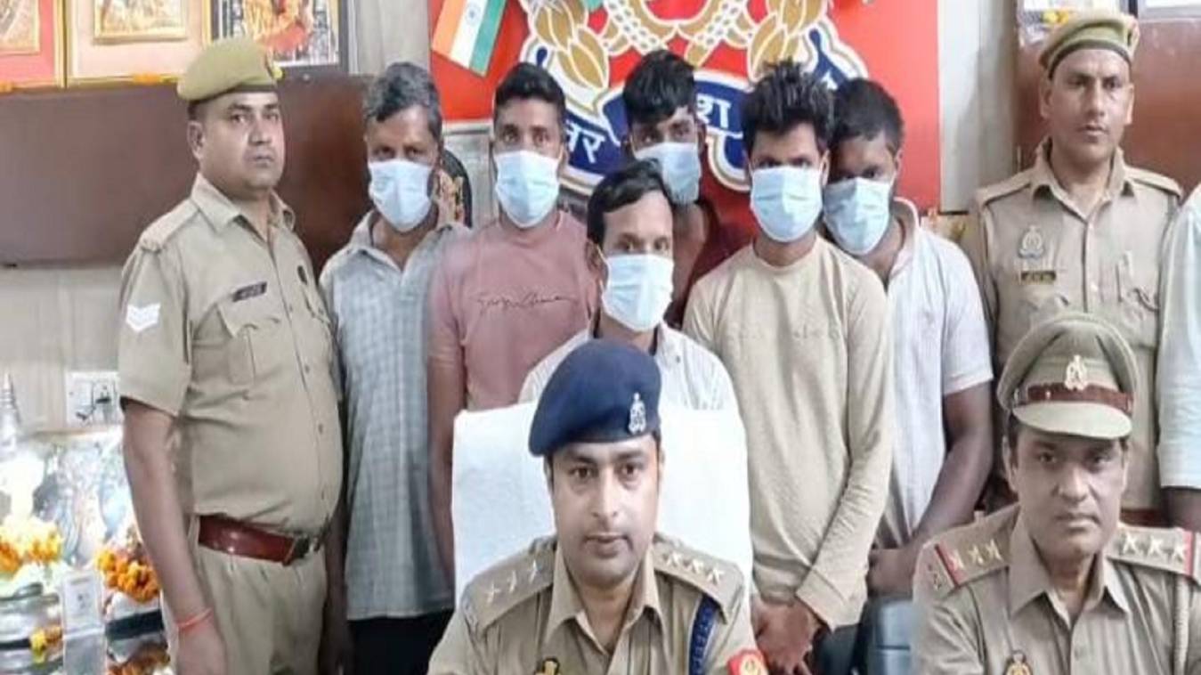 वाराणसी की लंका पुलिस ने गोतस्करी गिरोह पर की बड़ी कार्रवाई, 25 हजार के इनामियों समेत 6 गिरफ्तार