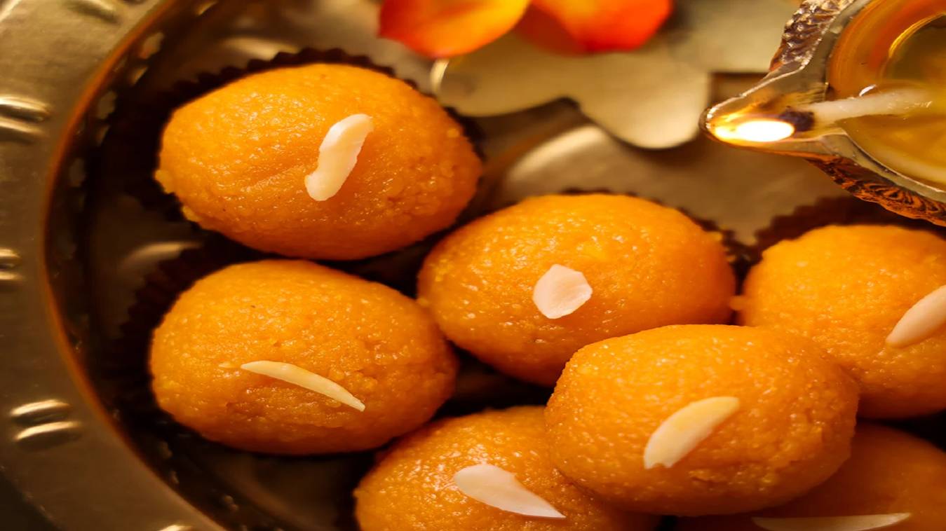 धनतेरस पर घर पर बनाएं शुभ मोतीचूर के लड्डू, बढ़ाएं त्योहार की मिठास