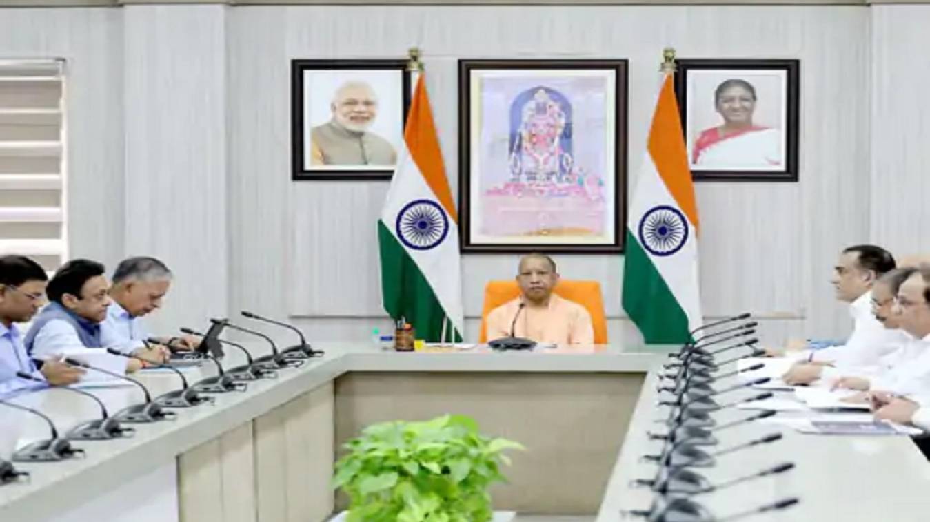 सीएम योगी का बड़ा फैसला: पीडब्ल्यूडी अधिकारियों के वित्तीय अधिकारों में पांच गुना तक बढ़ोतरी, 30 साल बाद हुआ पुनर्निर्धारण