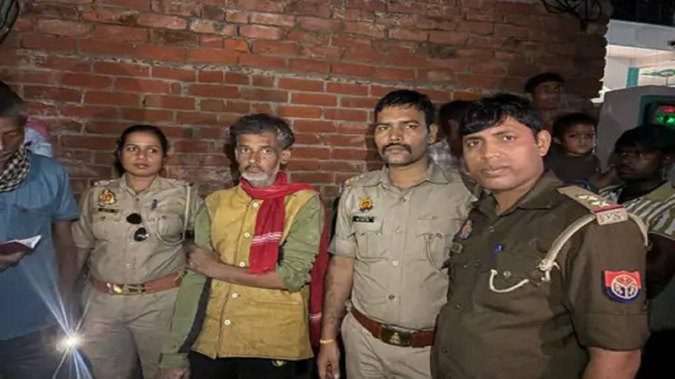 40 फीट गहरे कुएं में गिरा युवक, महिला दारोगा ने 20 मिनट में निकाला बाहर 