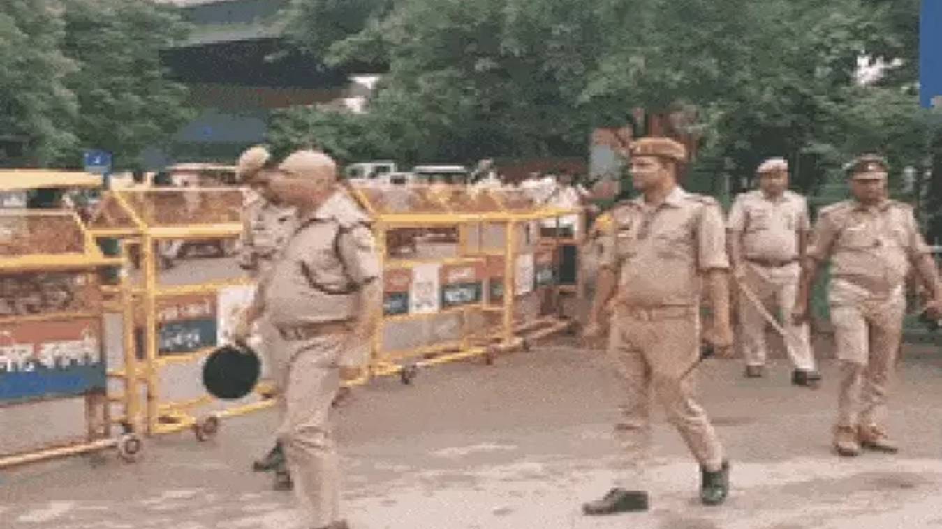 देव दीपावली पर वाराणसी में सख्त ट्रैफिक प्लान, 5 नवंबर को घाटों की ओर वाहनों पर पूर्ण प्रतिबंध