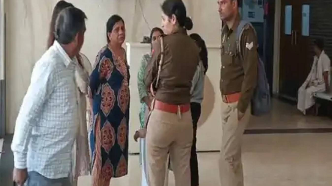 वृंदावन में दर्शन के दौरान श्रद्धालुओं की अचानक मौत, एक प्रेम मंदिर के सामने दूसरा बांके बिहारी में हुआ बेहोश