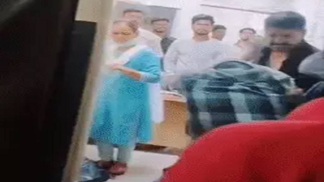 BHU के सर सुन्दरलाल अस्पताल में मारपीट: छात्र और सुरक्षा गार्ड में हुई झड़प, पुलिस ने किया काबू