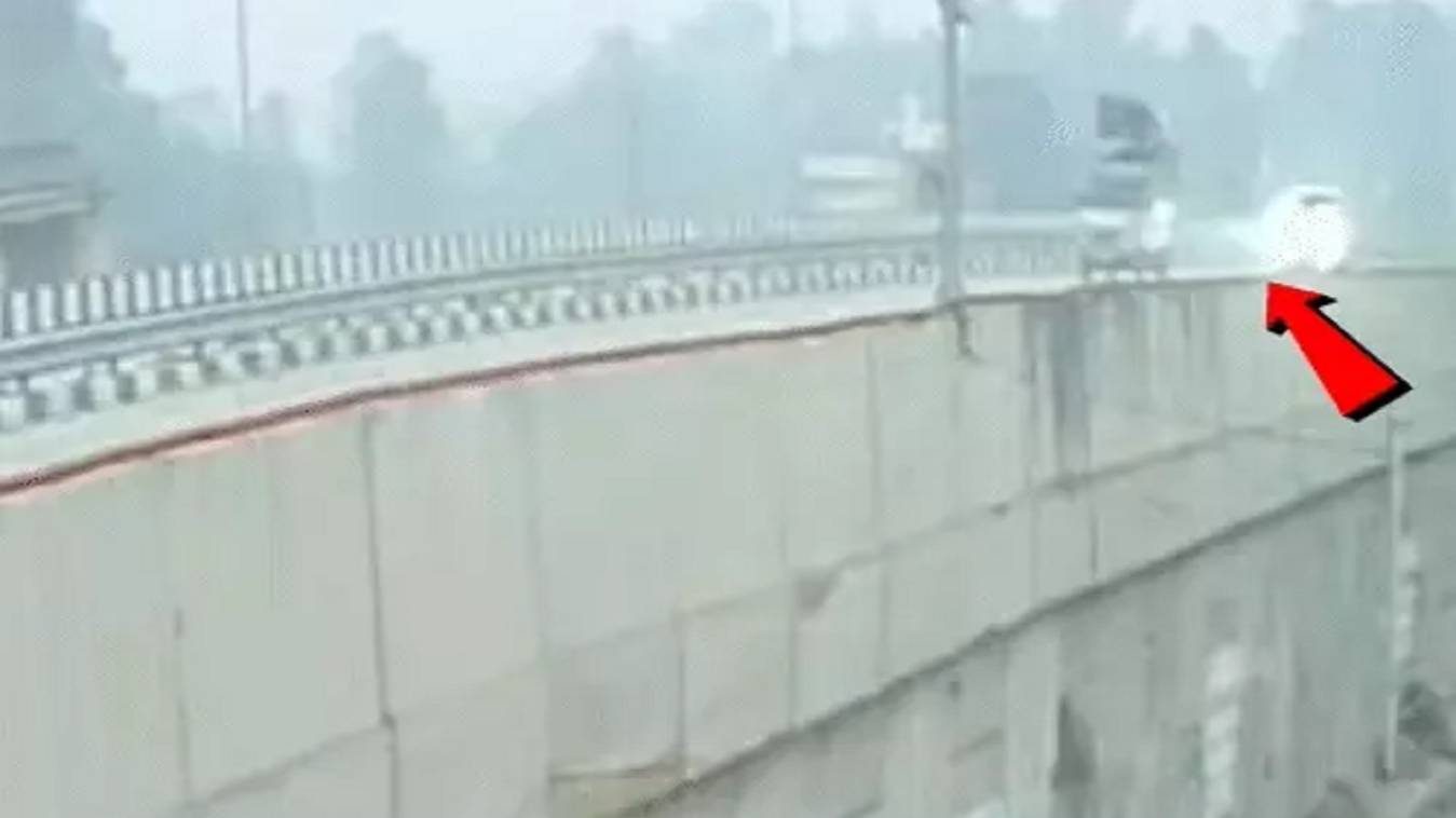 हाईवे पर फिल्मी स्टाइल हादसा : बोलेरो बेकाबू, 100 मीटर घिसटी, फिर खड़ी होकर चालक भागा