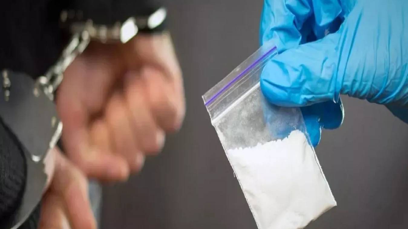 नए साल की रेव पार्टी के लिए जा रही थी दो करोड़ की हेरोइन, लहरतारा में कार समेत तस्कर गिरफ्तार