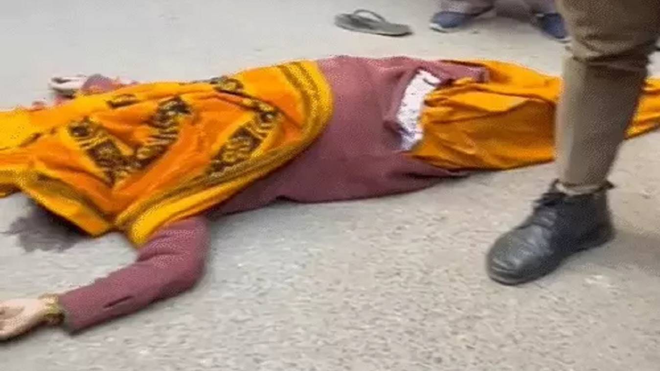 ससुराल पहुंचा दामाद, सास को सड़क पर घसीटकर सिर में मारी गोली; मौके पर मौत