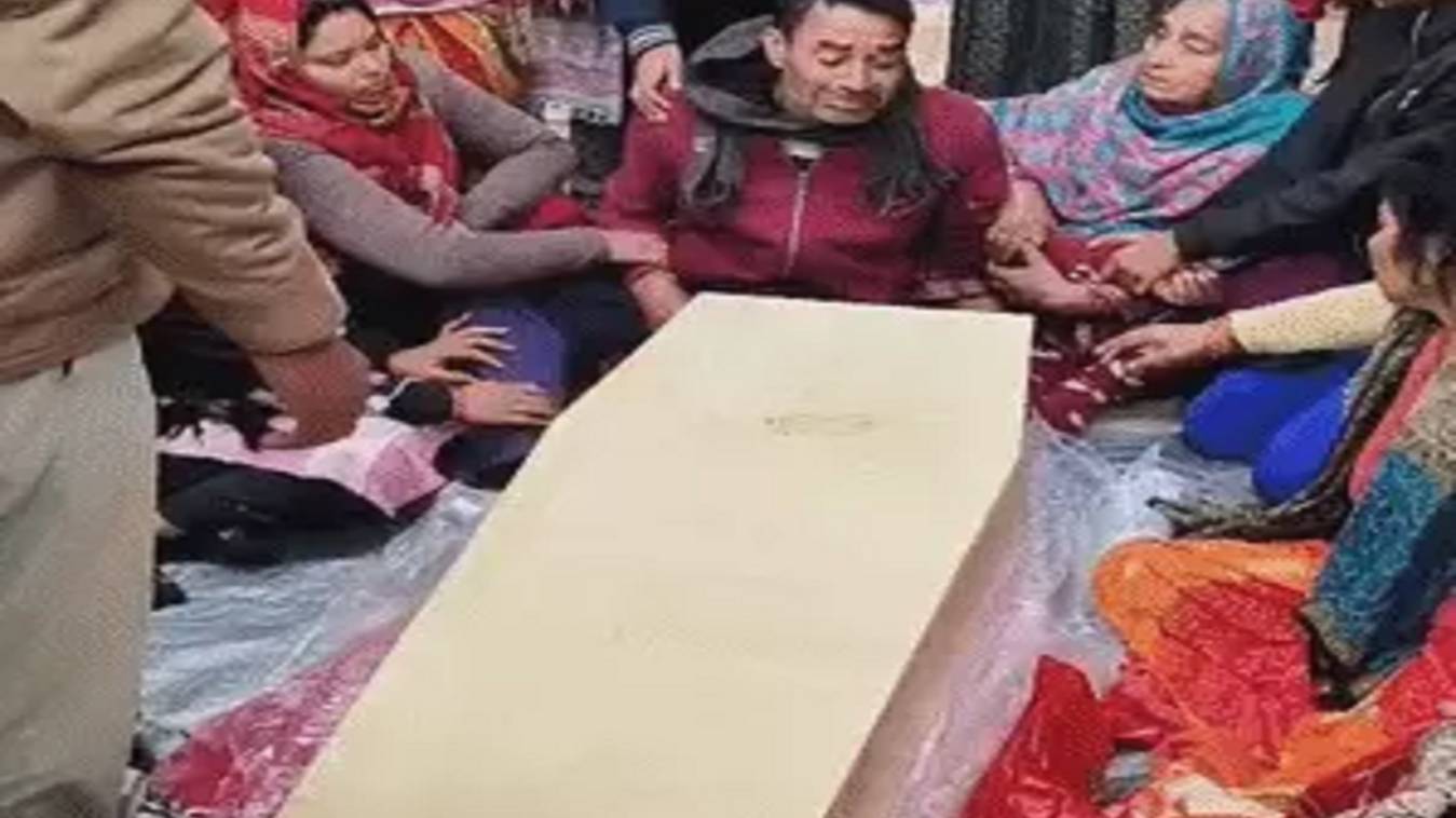 वीडियो कॉल पर गर्लफ्रेंड से बात करते हुए कानपुर के छात्र ने असम में लगाई फांसी, प्रेम संबंध बना मौत की वजह