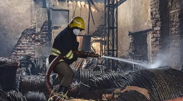 हैदराबाद के भोईगुड़ा के कबाड़ गोदाम में लगी आग, बिहार के 11 मजदूरों की जिंदा जलकर मौत