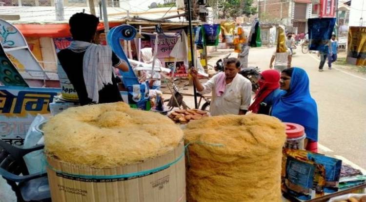 उमड़े खरीददार, ईद से पहले गुलजार हुआ बाजार