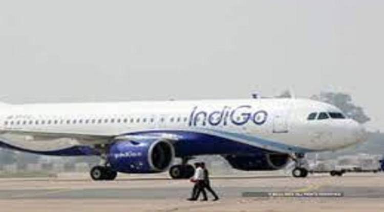DGCA ने IndiGo Airlines पर लगाया 5 लाख का जुर्माना, दिव्यांग को नहीं दी थी फ्लाइट में चढ़ने की इजाजत