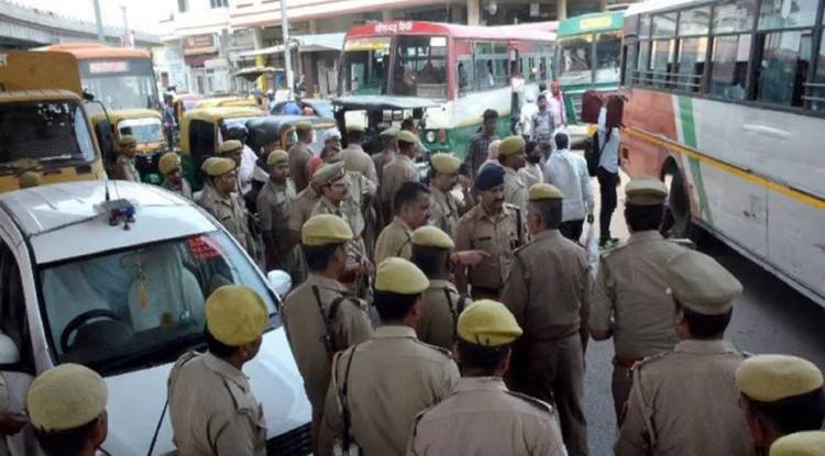 भारत बंद के मददे नज़र आज वाराणसी में बसों के संचालन पर रोक, सीमाओं पर पुलिसकर्मी मुस्तैद