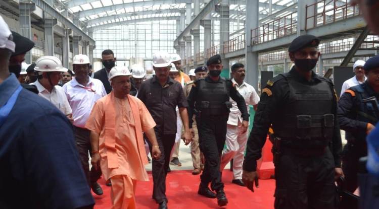  CM Yogi Adityanath in Agra: सीएम योगी ने आगरा में किया मेट्रो का डिजिटल अनावरण,पीले रंग की होगी पहली मेट्रो 