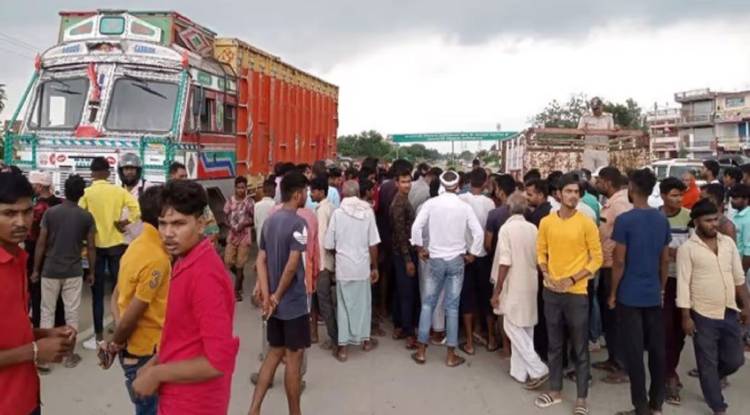 वाराणसी-गाजीपुर हाईवे पर ट्रक की टक्कर से बाइक सवार युवक की मौत