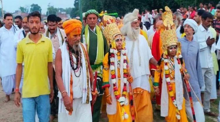 Ramnagar Ki Ramlila: रामजी की खड़ाऊं लेकर अयोध्या लौटे भरत