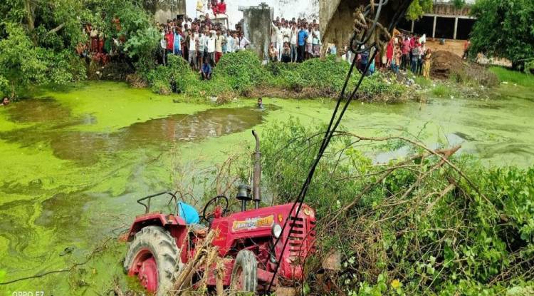 Accident in Lucknow's Itaunja: ट्रक की टक्कर से ट्रैक्टर ट्राली तालाब में पलटी, 10 की मौत, 35 घायल
