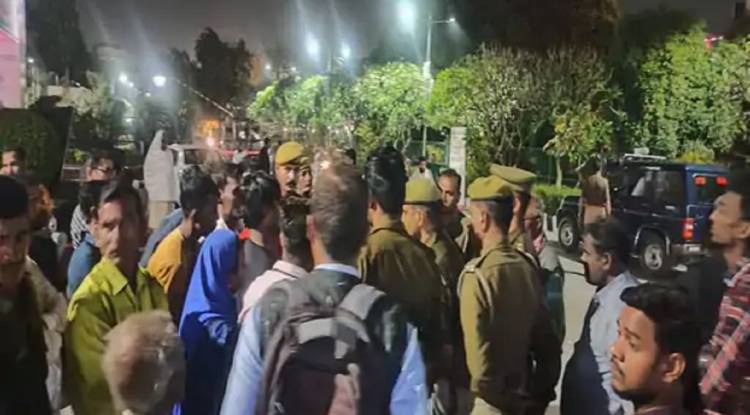 Varanasi: गंगा पार टेंट सिटी के बगल में छात्र नेता को मारी गोली, पुलिस हमलावरों की तलाश में जुटी...