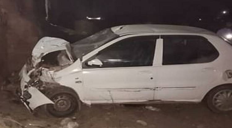 varanasi : नशे में धुत कार चालक ने बाइक को मारी टक्कर, एक युवक की मौत, तीन घायल