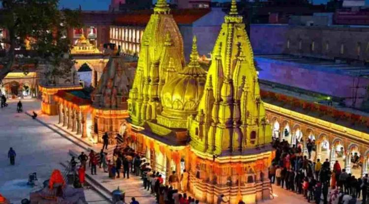 Varanasi: काशी विश्वनाथ धाम में चल रहा था अवैध कमाई का ‘खेल’