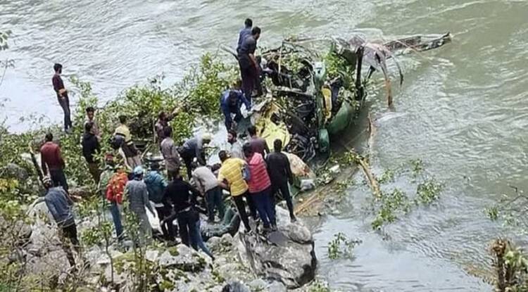 Army Helicopter Crash: जम्मू कश्मीर के किश्तवाड़ में सेना का हेलीकॉप्टर क्रैश, तीन अधिकारी थे सवार
