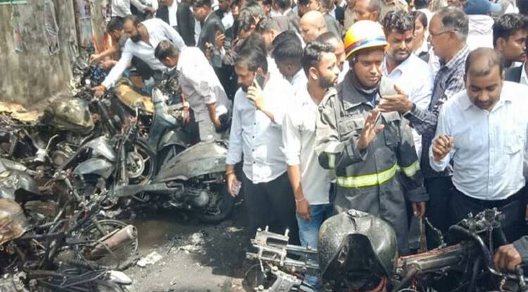 Lucknow: सेशन कोर्ट के बाहर हाईटेंशन तार के टूटने से हुआ बड़ा हादसा,  डेढ़ दर्जन से ज्यादा जलीं गाड़ियां