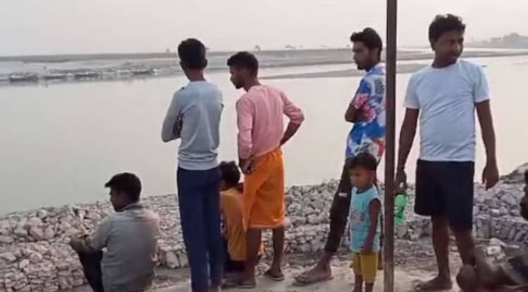 सरयू नदी में डूब रहे तीन युवकों में एक को बचाया, दो की मौत