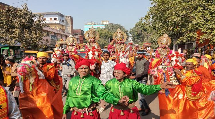 काशी विश्वनाथ के 3 साल पूरे होने पर निकली गई शोभायात्रा,  11 झांकियां बनीं आकर्षण का केंद्र