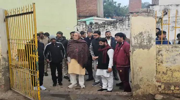 वाराणसी के प्रभारी मंत्री सुरेश खन्ना पहुंचे कांशीराम कालोनी, यूपी दिवस के अवसर पर नमो घाट पर आयोजित होने वाले विभिन्न सांस्कृतिक कार्यक्रम में रहेंगे मुख्य अतिथि