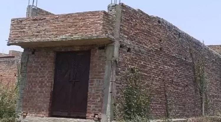 मुरादाबाद में युवक ने पत्नी का सिर काटकर रामगंगा में फेंका, बॉडी घर में दफनाई, ढूंढने का करता रहा नाटक 