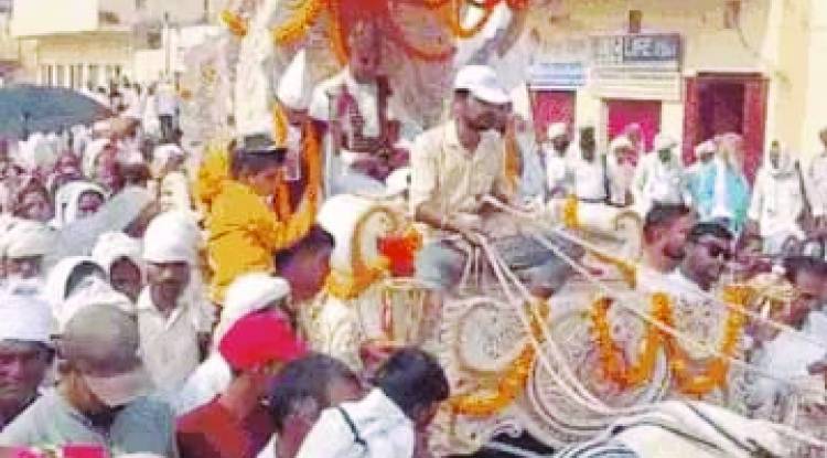 काशी में कबीर के जन्मोत्सव पर निकली शोभायात्रा 