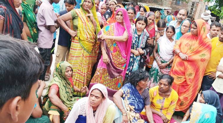 आजमगढ़ में युवक की हत्या: प्राइवेट पार्ट को सिगरेट से जलाने का आरोप