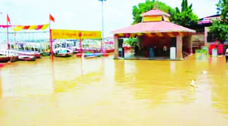 गंगा कगारों के पार, तटवर्ती इलाकों में हाहाकार