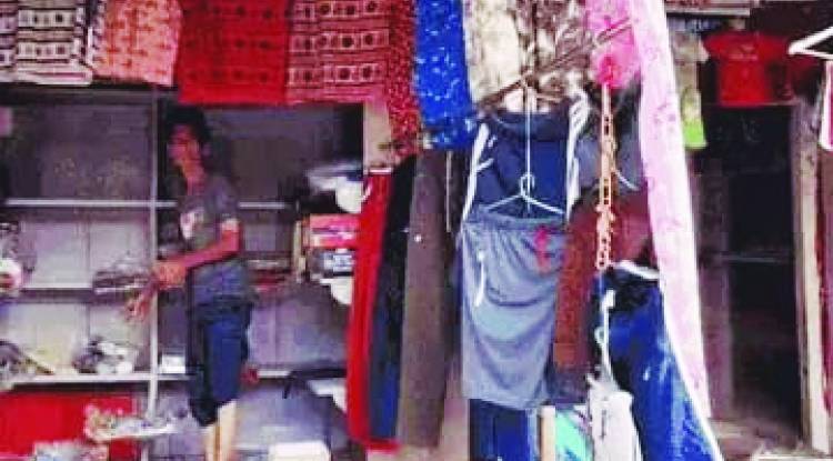 वाराणसी में उजड़ी टाऊनहाल की 40 दुकानें