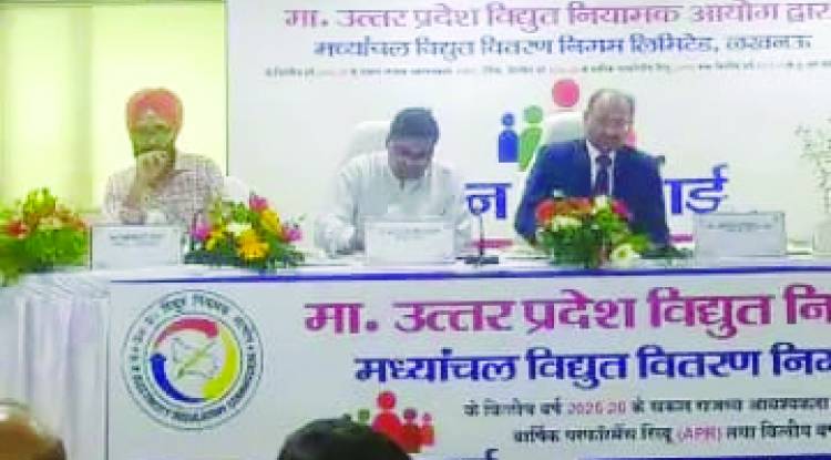 ट्रांसफार्मर जलने और बिल्डरों के उत्पीड़न का उठा मुदा