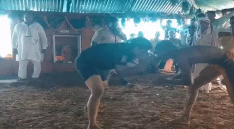 नागपंचमी पर काशी में श्रद्धा और परंपरा का अनोखा संगम, अखाड़ों में लड़कों से लड़ेंगी लड़कियां 