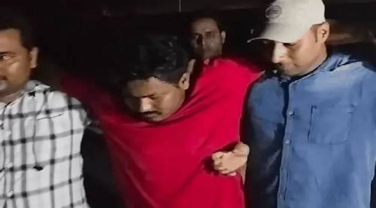 वाराणसी में पुलिस मुठभेड़ में तितली गैंग का सरगना समेत दो गिरफ्तार, दुर्गाकुंड में चोरी की वारदातों में नामजद थे बदमाश, दर्ज हैं 16 मुक़दमे 