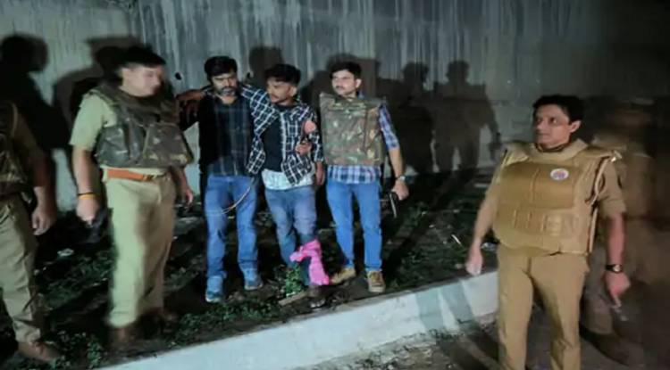 वाराणसी में पुलिस मुठभेड़: 25 हजार का इनामी बदमाश गिरफ्तार, पुलिस ने बाएं पैर में मारी गोली,दूसरा साथी मौके से हुआ फरार
