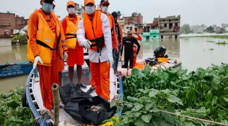 बाढ़ प्रभावित क्षेत्र से लापता युवक का शव बरामद, NDRF ने रेस्क्यू कर निकाला बाहर, जलकुंभी में फंसी थी बॉडी