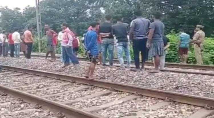 वाराणसी: पत्नी से विवाद के बाद युवक ने ट्रेन के सामने कूदकर दी जान, परिवार में मचा कोहराम