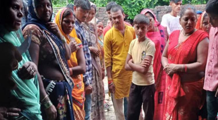जौनपुर में तीन बेटों के साथ मां ने खाया जहर, बेटे की मौत; अन्य की हालत गंभीर