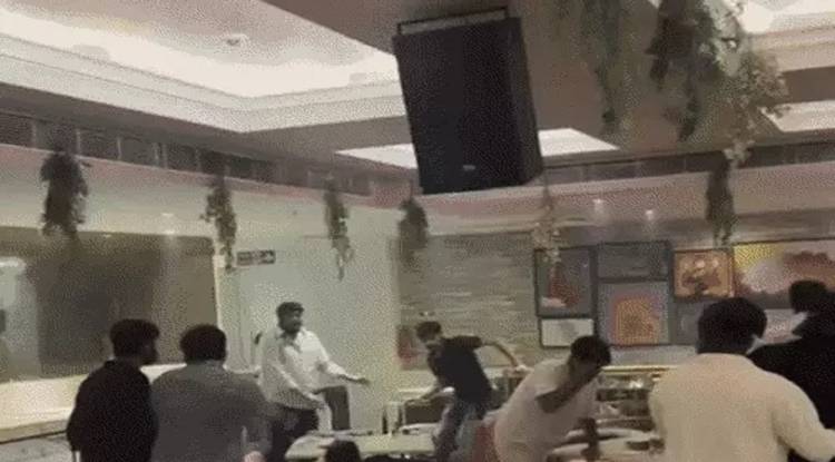 लखनऊ समिट बिल्डिंग बार बवाल: दो पुलिस अधिकारी निलंबित, विभागीय जांच शुरू