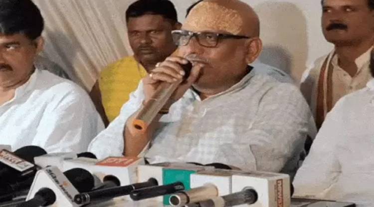 वोट चोरी पर कांग्रेस का बड़ा ऐलान, अजय राय बोले- राहुल गांधी करेंगे ‘हाइड्रोजन बम’ जैसा खुलासा