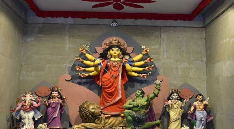 104 वां वर्ष मना रहा है वाराणसी दुर्गोत्सव सम्मिलिनी 