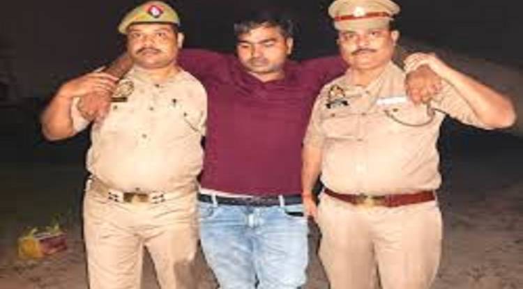 25 हजार का इनामी एनकाउंटर में गिरफ्तार, बुजुर्ग की हत्या कर भाग रहा था मुंबई