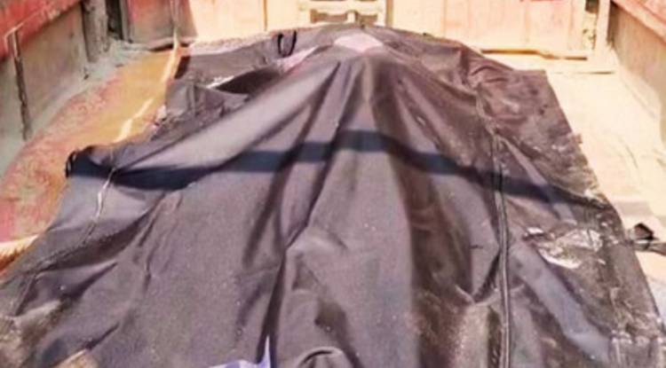 घरेलू विवाद ने लिया खौफनाक मोड़: बच्चों के सामने पत्नी की हत्या, थाने पहुंचकर पति बोला- लाश घर में पड़ी है;